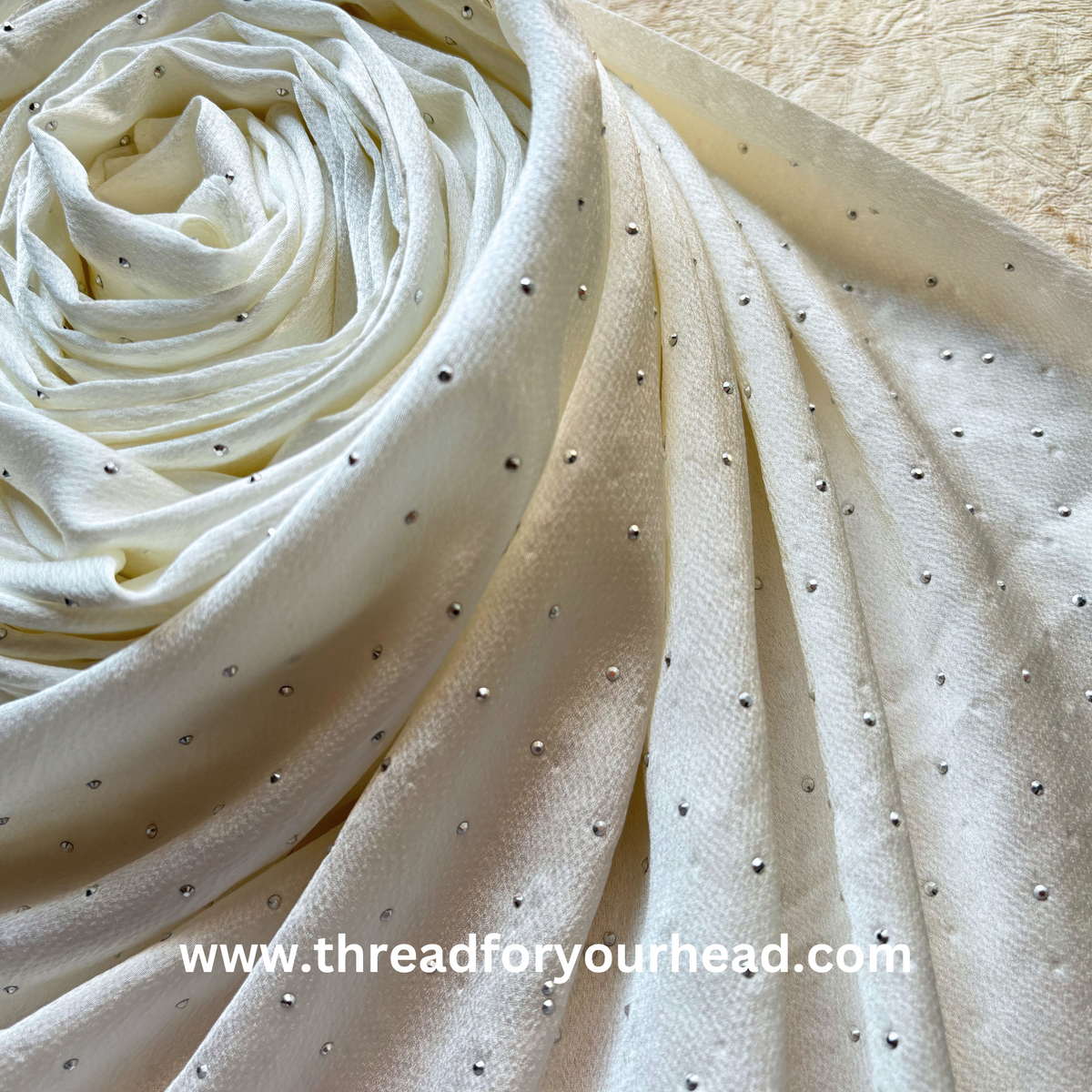 Off white - bubble satin diamond