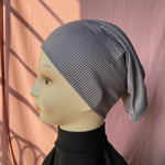 Grey- ribbed jersey cap