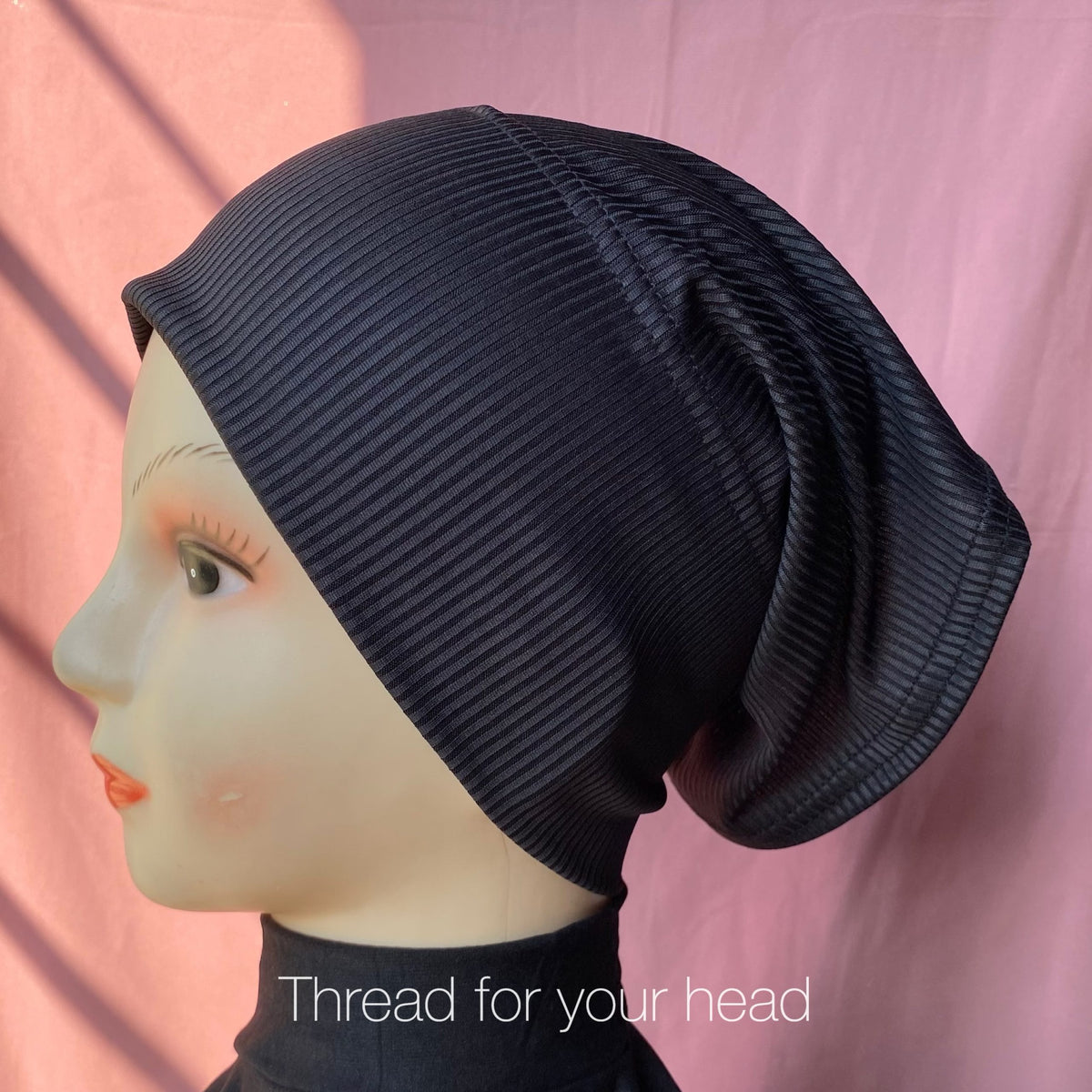 Black- ribbed jersey cap