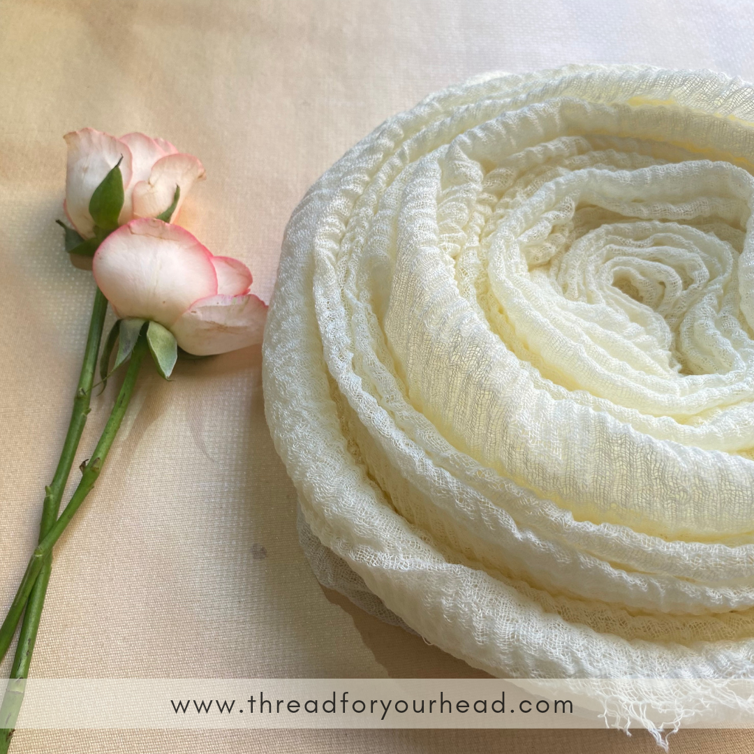 Crinkled cotton hijab- off white
