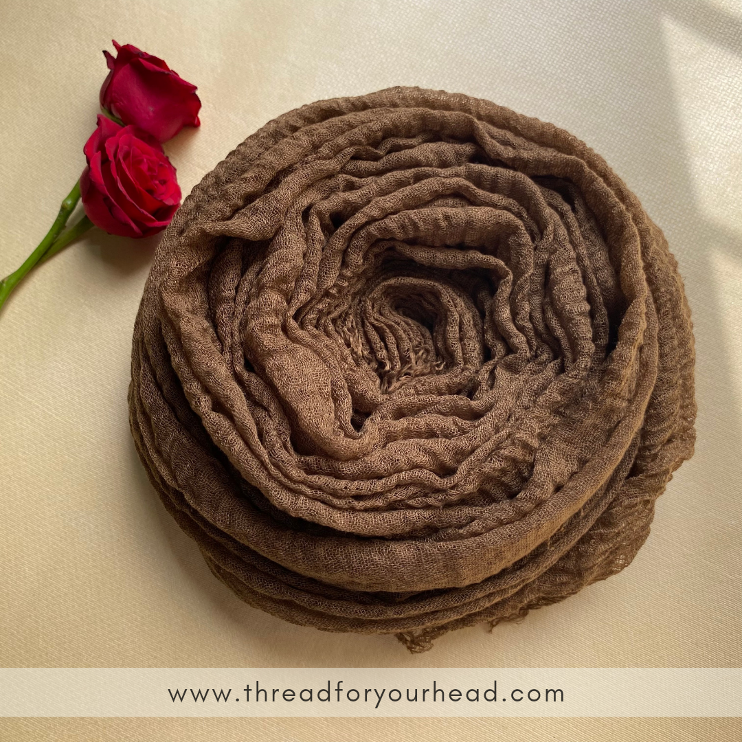 Crinkled cotton hijab- dark brown