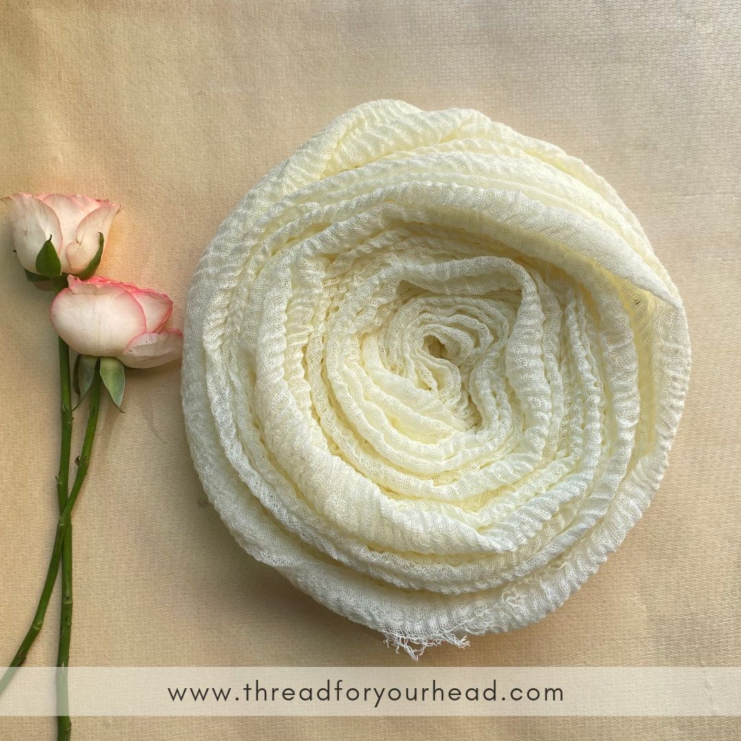 Crinkled cotton hijab- off white