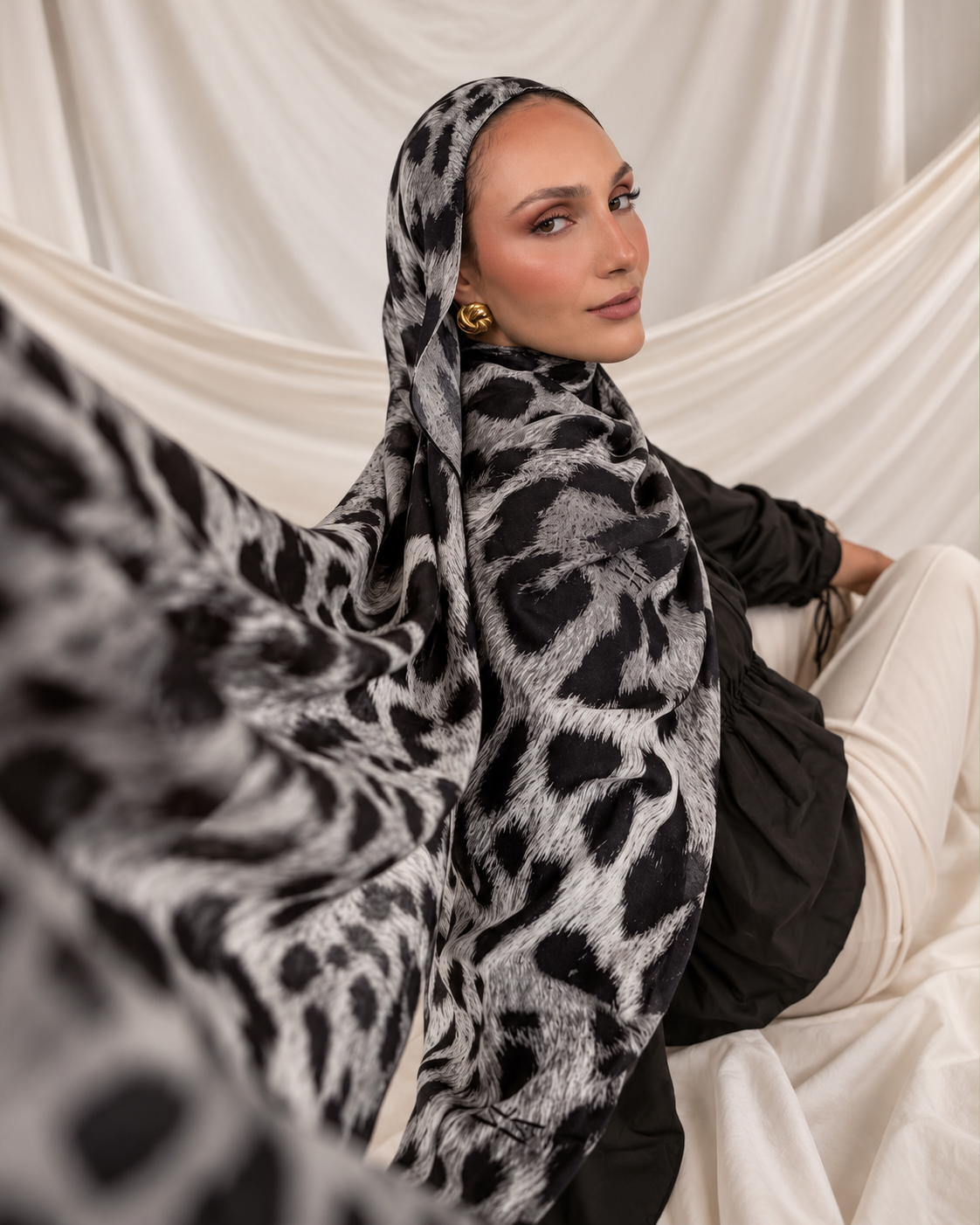 Snow Leopard premium modal hijab